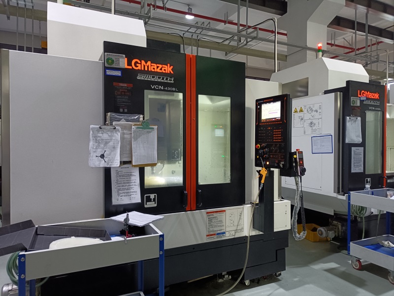 三軸聯(lián)動(dòng)立式加工中心